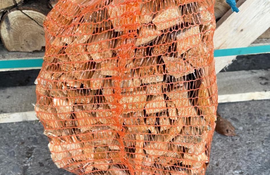 Kindling, Dry, clean, easy to light
